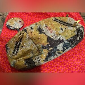 Tory Burch Steffi Clutch in Wally combo originally priced @ $350. Pre-owned